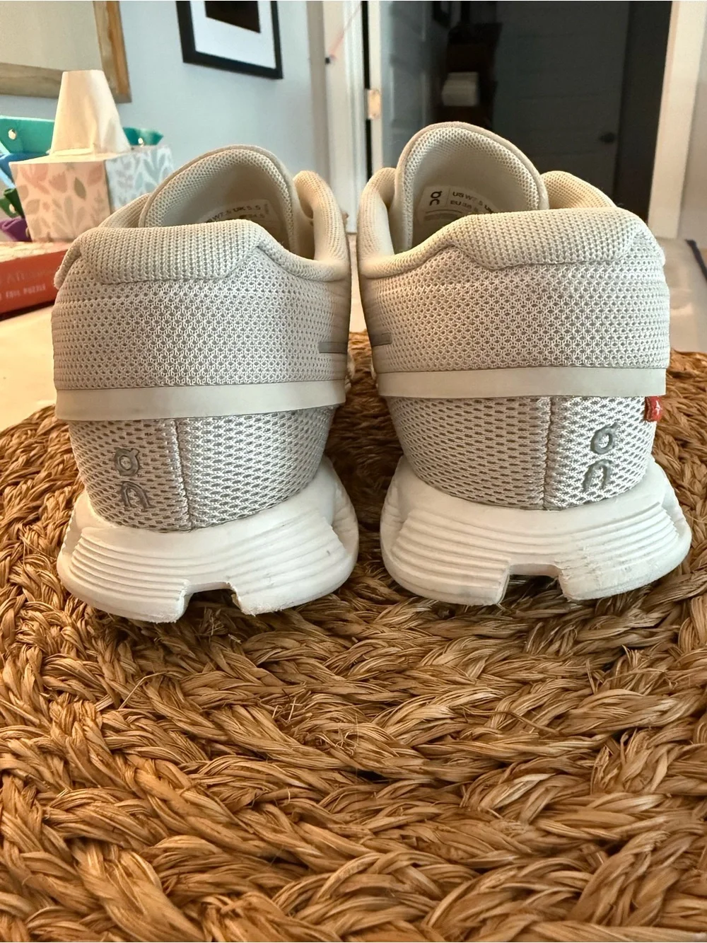On cloud travel shoe